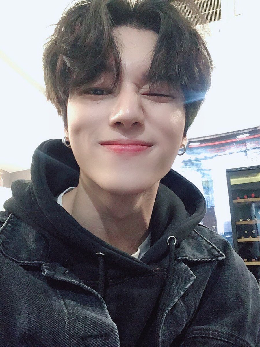 wooyoung• Manajemen Komunikasi FIKOM & #39;17• dikenal satu fikom• sama kaya san, paling semangat kalo nyanyi mars fikom• aktif di radiomu bareng mingi• awal bulan nongkrong di checo, akhir bulan nongkrong di hipot