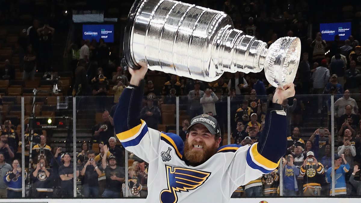 .<a href="/NHLNetwork/">NHL Network</a> will re-air all 16 wins from the 2019 #StanleyCup Playoffs this weekend! Here's when to watch 👉 bit.ly/2JdIiWG