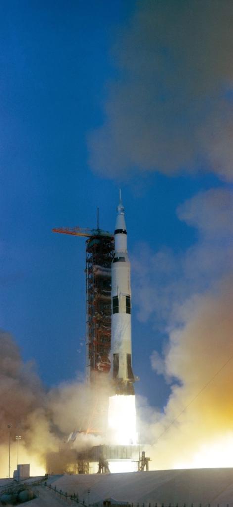 NASAJohnson's tweet photo. Today in 1970, the US launched its planned third Moon-landing mission: #Apollo13. Astronauts experienced their first issue during launch, but reached orbit safely. 205,000 miles from Earth, the crew heard a bang &amp; spacecraft systems were rapidly failing... https://t.co/MPf8xRShSD https://t.co/hKLRGiDPxr