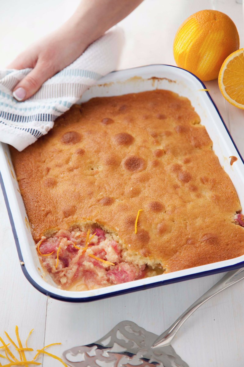 Love rhubarb season  Try this rhubarb and orange sponge, delicious with custard. It’s one of my mom’s recipes, Monica is a legend at the baking and desserts. Enjoy!
