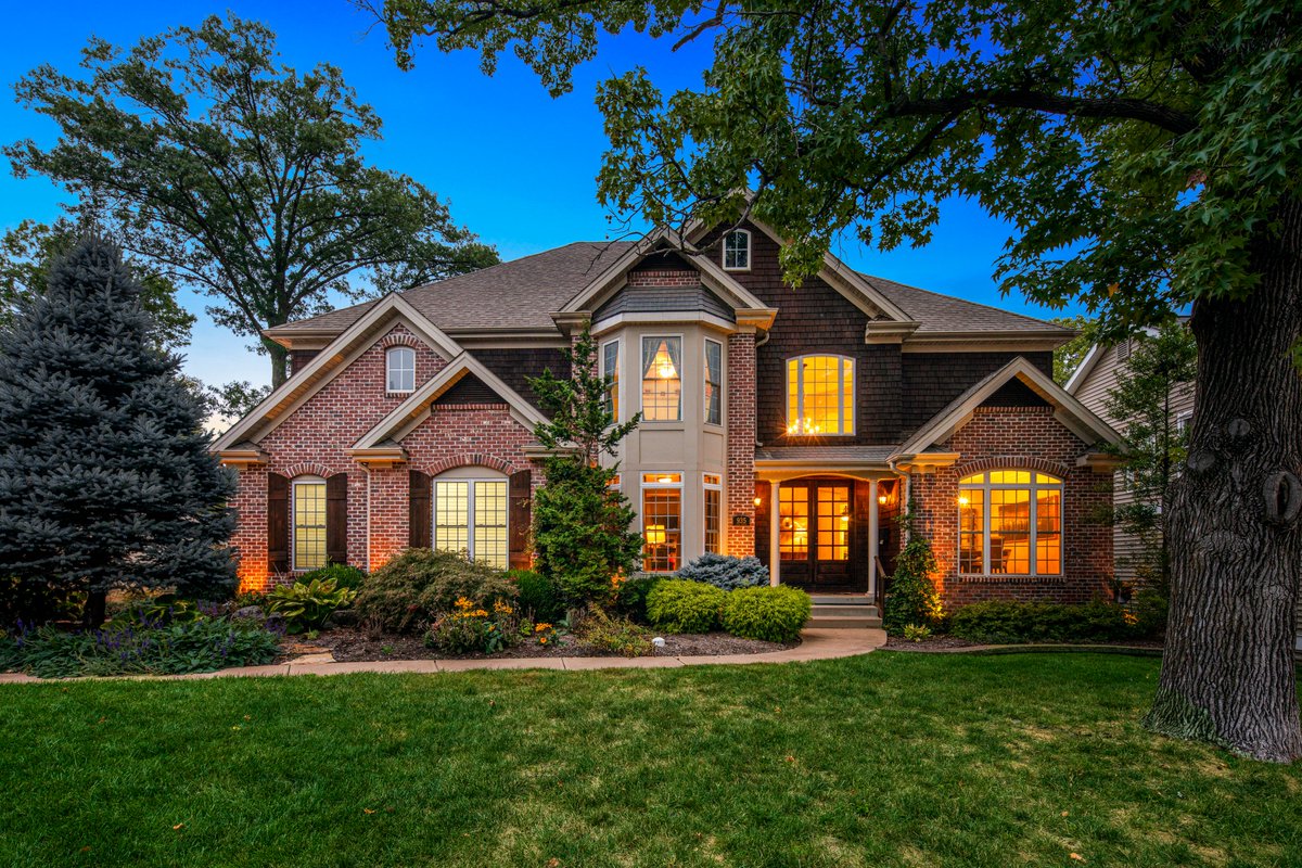editing_estate's tweet photo. Twilight Photo for Real Estate https://t.co/g7dXevzE9n