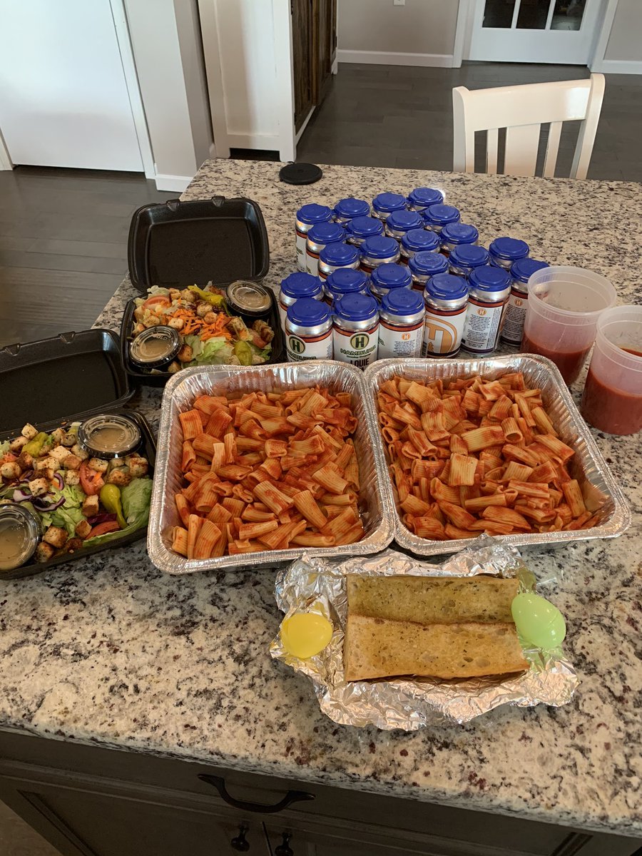 Had an awesome dinner from <a href="/HamburgBrewing/">Hamburg Brewing</a> last night! Love the change-up with the sauce and homemade croutons 😋