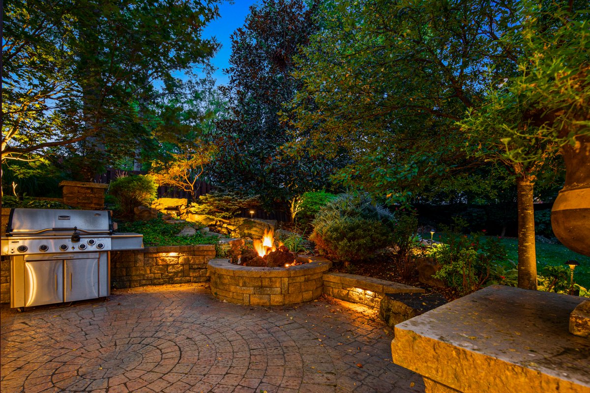 editing_estate's tweet photo. Twilight Photo for Real Estate https://t.co/g7dXevzE9n