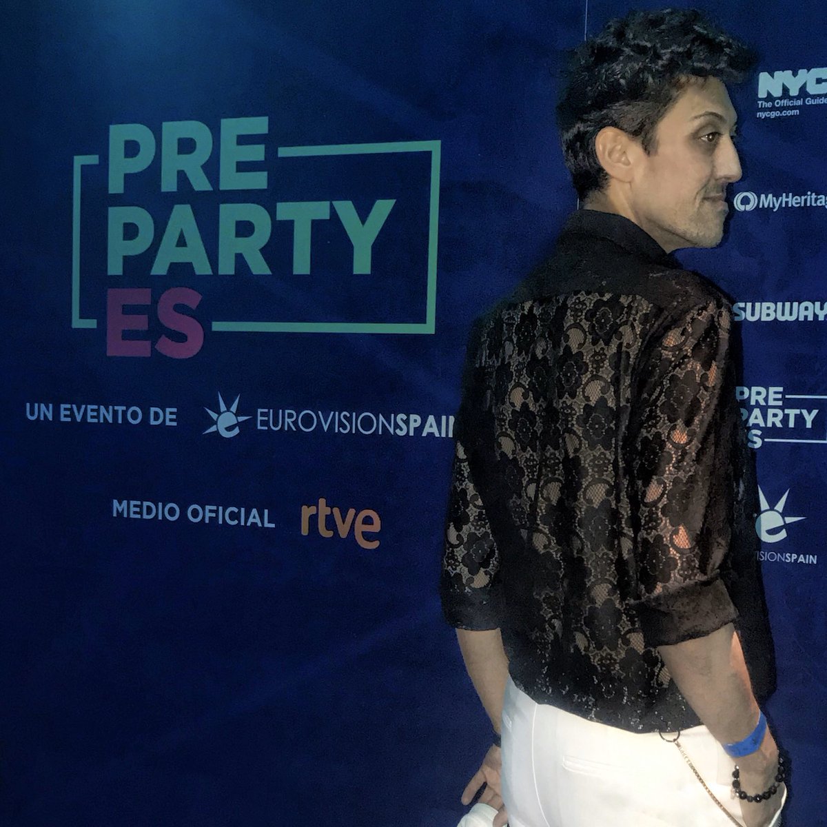 JuanmaJiDi's tweet photo. Hace un año estaba disfrutando de la #PrePartyES pasando un fin de semana inolvidable con amigos que aman #Eurovision. Este año no va a poder celebrarse de la misma manera, pero en 2021 va a ser una fiesta que valga por dos, estoy seguro... Como diría Brequette: #PrometoVolver ❤️ https://t.co/E6RqkHQh3P
