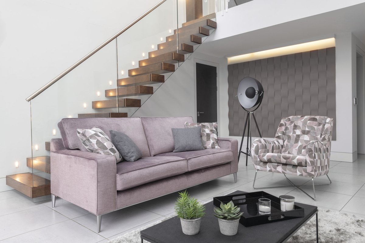 SkiptonHomeCo's tweet photo. Hands up if the Fairmont sofa is a bit of you! #HomeInspo #HomeInteriors #ShopLocal #SpringSummerTrends https://t.co/2yoPcdBpeB