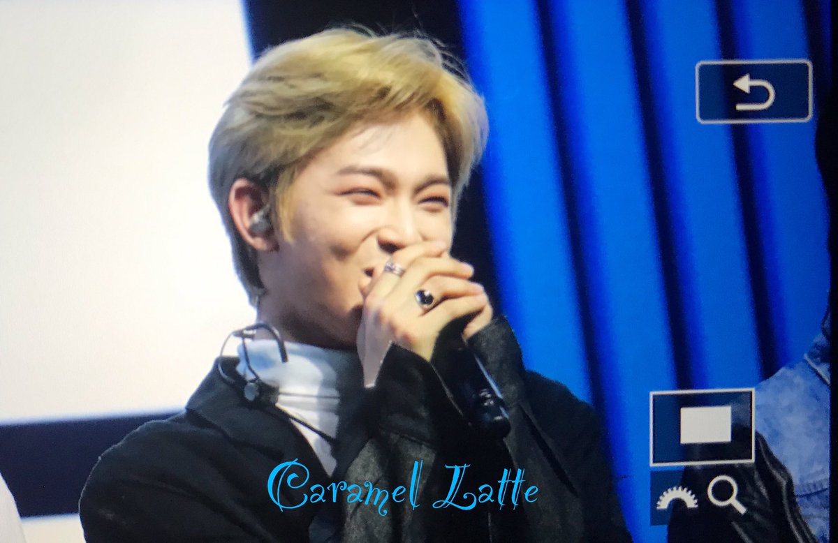HQ and preview, becouse we deserve every version of this smile