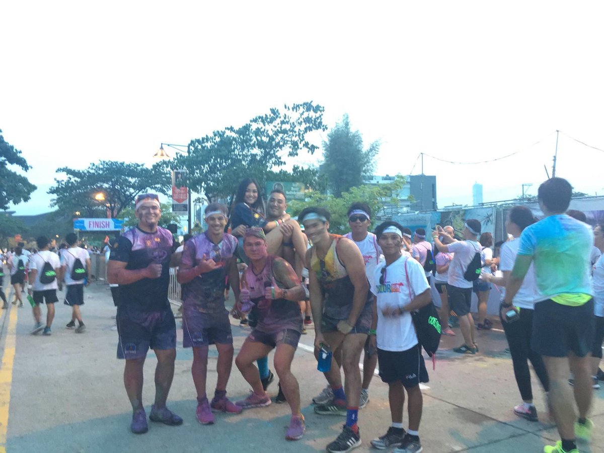 Throwback to 2016 during the Manila Colour fun run in Pasig. This was also technically one of my first few dates with my now wife, Hadassah Coveney 😘