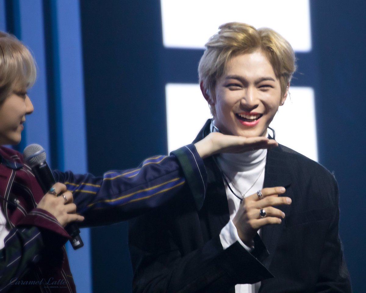 HQ and preview, becouse we deserve every version of this smile