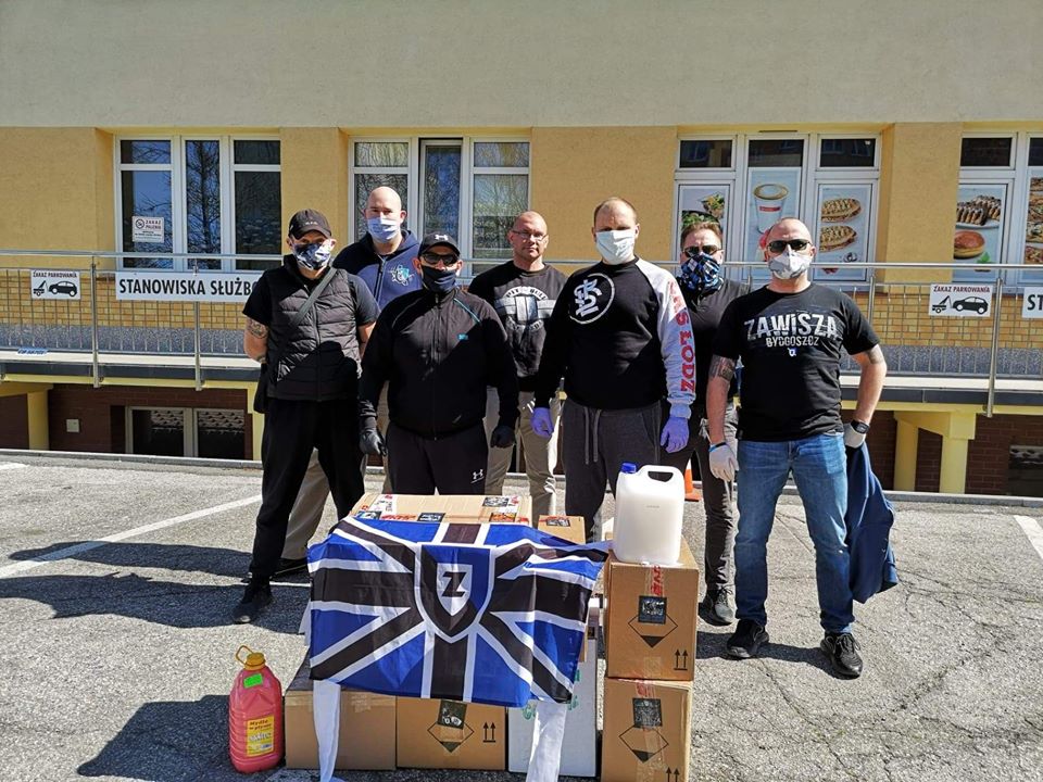 Przekazaliśmy środki ochrony osobistej do dwóch bydgoskich szpitali:
-100 maseczek z filtrem FFP3
-100 przyłbic ochronnych
-2 profesjonalne maski z wymiennymi filtrami
-48 kombinezonów
-800 rękawiczek
-11 par rękawiczek lateksowych
-24 gogle
-10 fartuchów ochronnych
-10l mydła