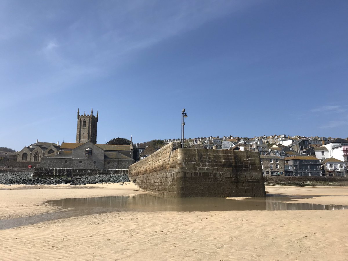StIvesHarbour's tweet photo. Easter Saturday - empty for all the right reasons. @beauty_cornwall https://t.co/rPkJs64sbs