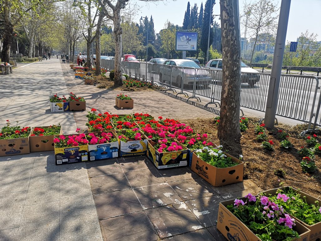 GradPg's tweet image. Vikendom predstavljamo naše radnike na terenu, Lejla Mićković: Nadam se da će građani znati da cijene naš trud i rad
#Zelenilo 🌼podgorica.me/?p=67622