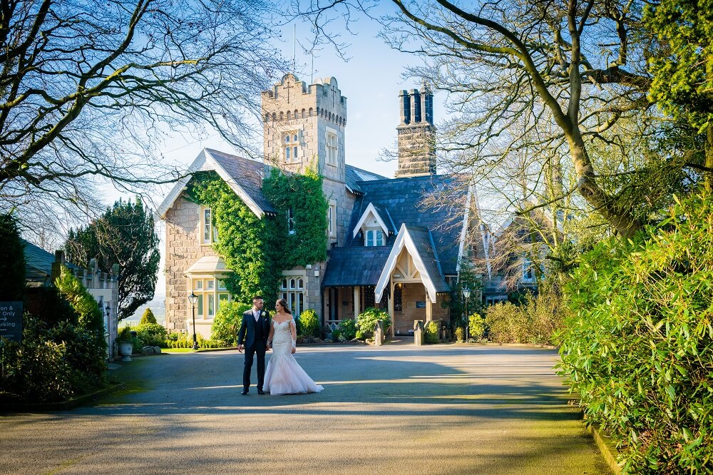 #VenueOfTheDay: <a href="/WestTowers/">West Tower</a> is a grand 18th-century hotel located within 10 acres of countryside. The property has a charming apex covered entrance, a secluded driveway and is surrounded by well-kept gardens and views of the #Lancashire countryside. westtower.com
