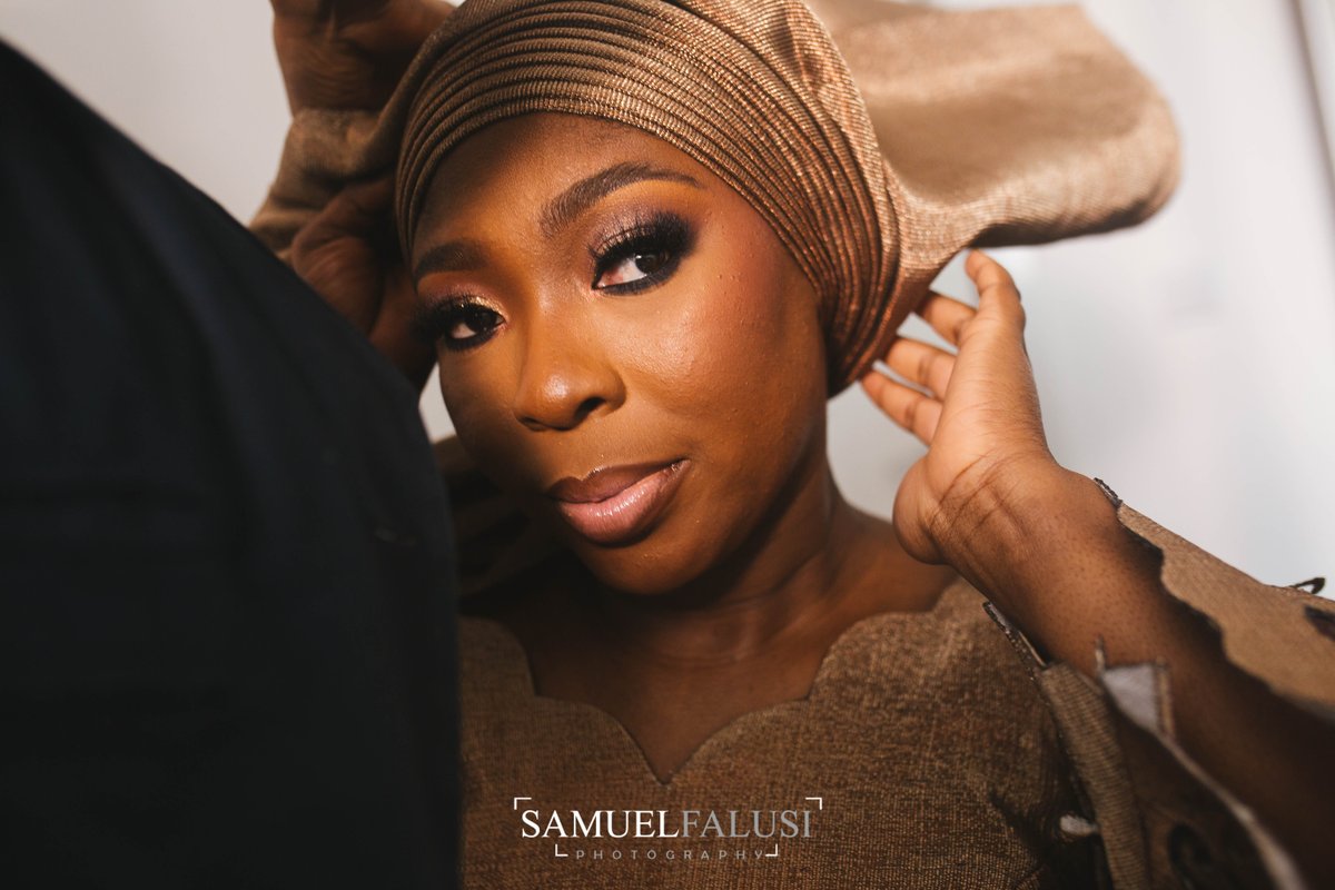 FLYLUSI's tweet photo. @SamuelFalusi @owusulovesyou @CrimzonMusic Madame @BisiSweets glammed up for her Trad.
Make up by @dollyvandambb 

INSTA: https://t.co/FJdM75AReW
WEBSITE: https://t.co/aGCfvWvWHo
#SAMUELFALUSIPHOTOGRAPHY https://t.co/bH0zeEPenQ