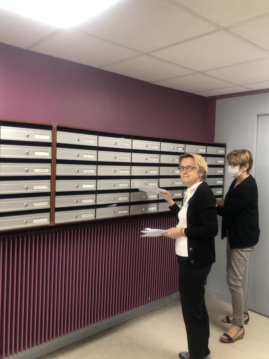 FBerthout's tweet photo. Afin de protéger nos aînés, j’ai mené une distribution de masques FFP1 dans toutes les résidences séniors de l’arrondissement. #COVIDー19 https://t.co/fAyDKwUBHm