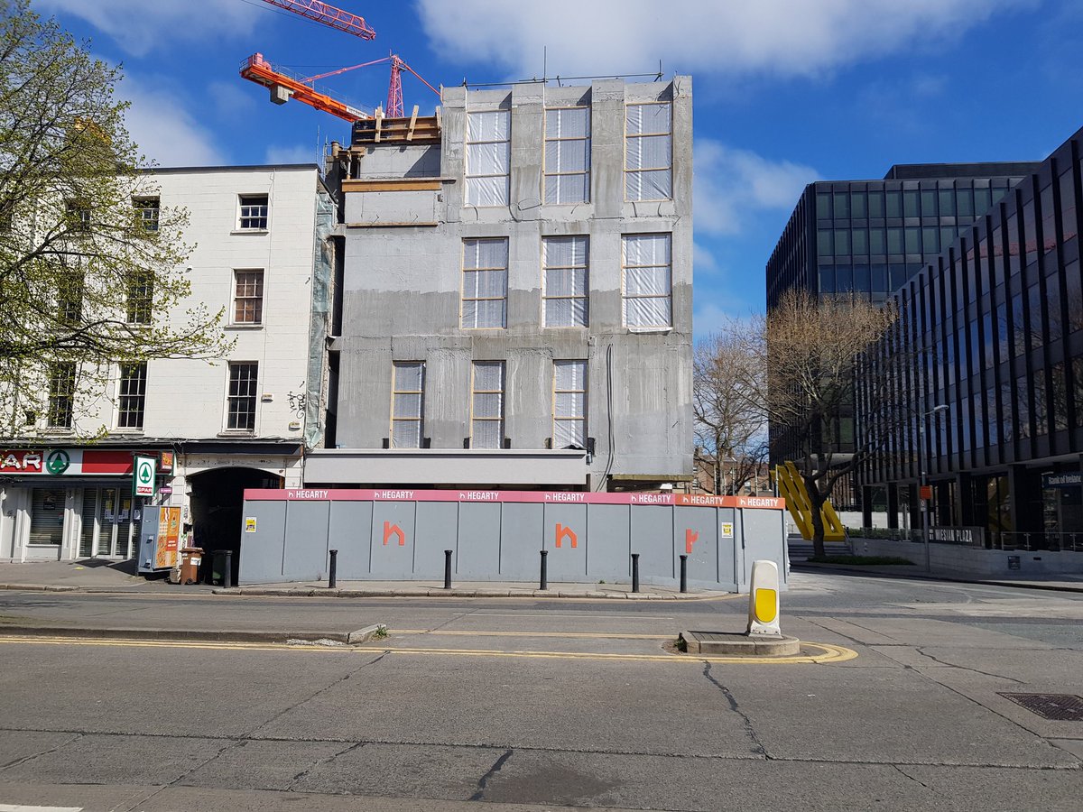 taka_architects's tweet photo. Some wonderful Graftonion facades emerging at Fitzwilliam St. @graftonarchs https://t.co/AjBeI2cWgC