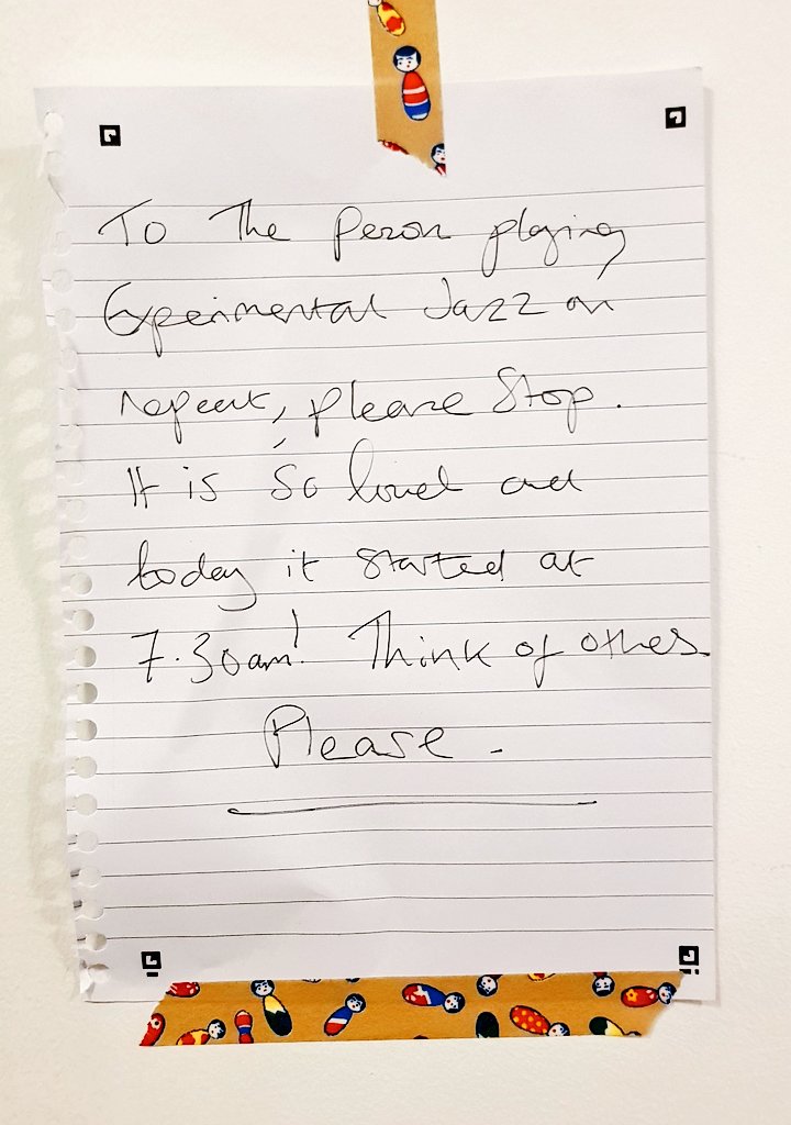 sargentian's tweet photo. Our building is so middle class it hurts.
#passiveaggressivenotes https://t.co/lLAir5gk1o