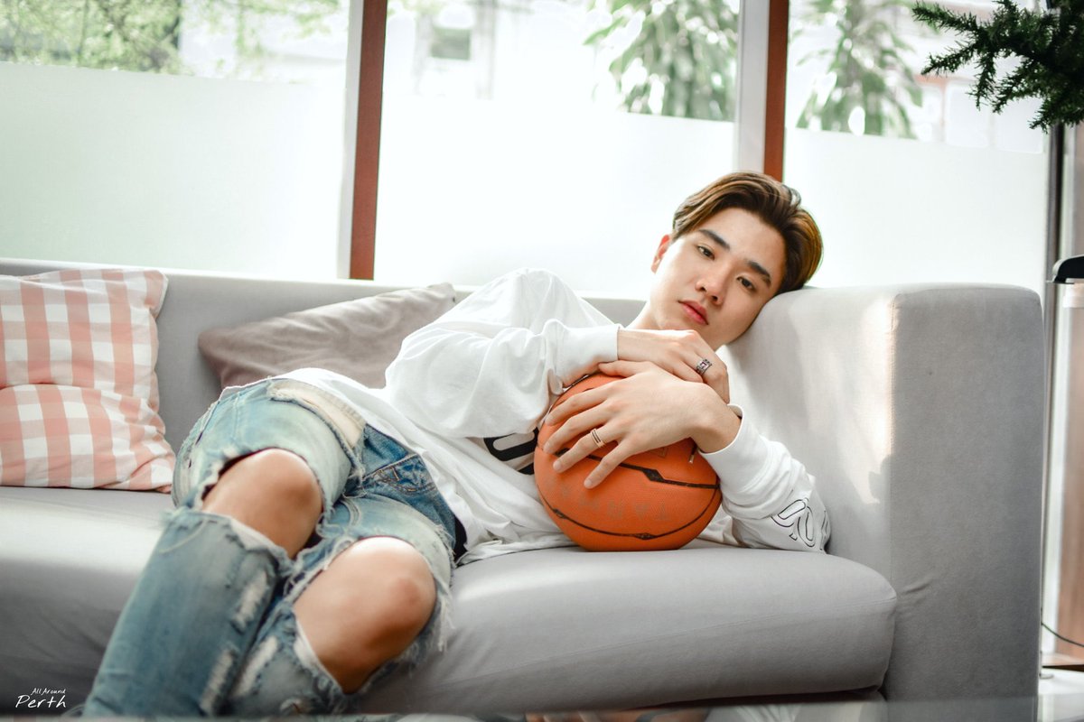 PSMae2's tweet photo. my favorite basketball team 
SonPin team in April ❤️🖤😝
#PerthSaintSation 
#TRIGON 
crd 🙏🏻 https://t.co/hxFuyaHXs9
