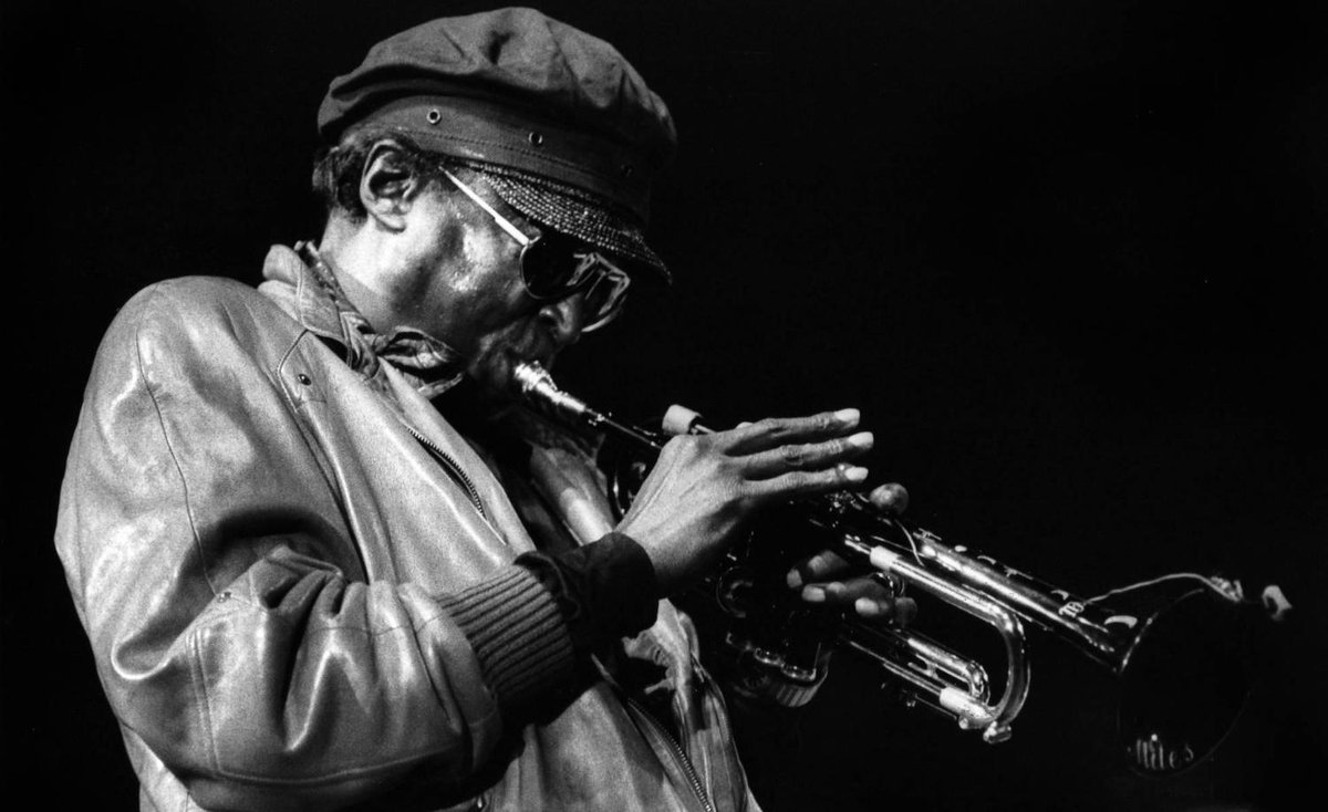 Cuarentena con Miles y Coltrane, por Fernando Trueba. El director de cine y productor musical propone escuchar los conciertos de la última gira del quinteto que reunió a los dos genios del jazz

elpais.com/cultura/2020/0…