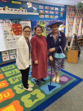BudaiBunch's tweet photo. 100h day of school. Another one of my favorite memories. So fun doing everything the 100 way. @BudaiBunch @HayesHuskies #huskiesworkingathome https://t.co/KZYSTmif24