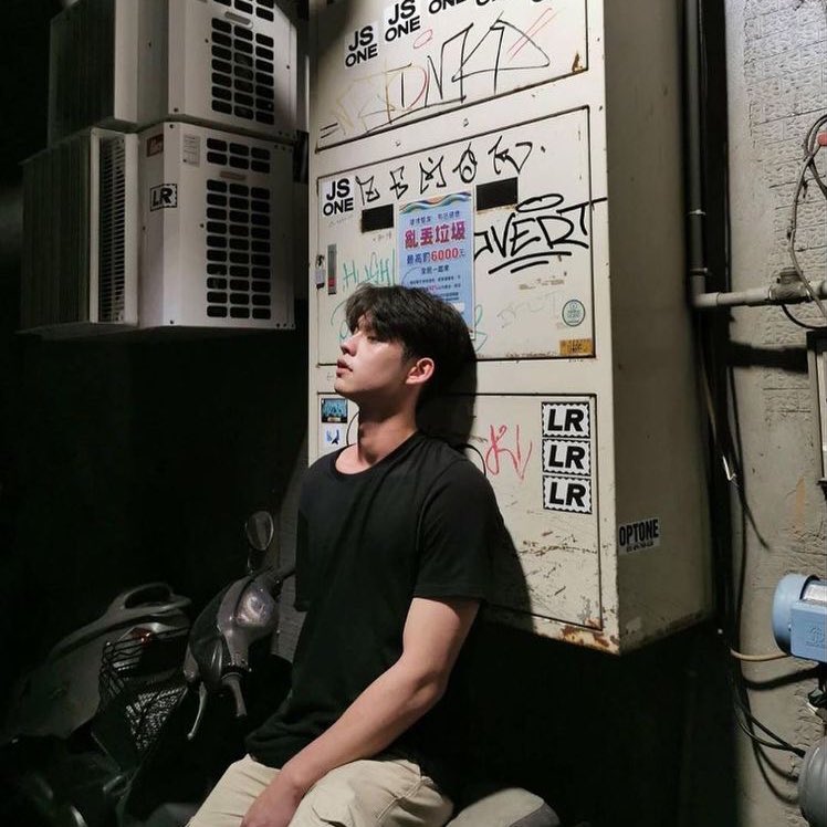 * (👁‍🗨)

     hey guy🖖🏿, ผม ˓ โชว์เดี่ยว ˒ เมจคุณไบร์ทครับ วันนี้จะมา ˓ ตามทัก 𓐄 แลกฟอล ˒ ใครอยากคุยกับผมกดรีทวิตเลยครับ 🎬 

ยพท ลฟตท ครับ 👨🏿‍✈️ .