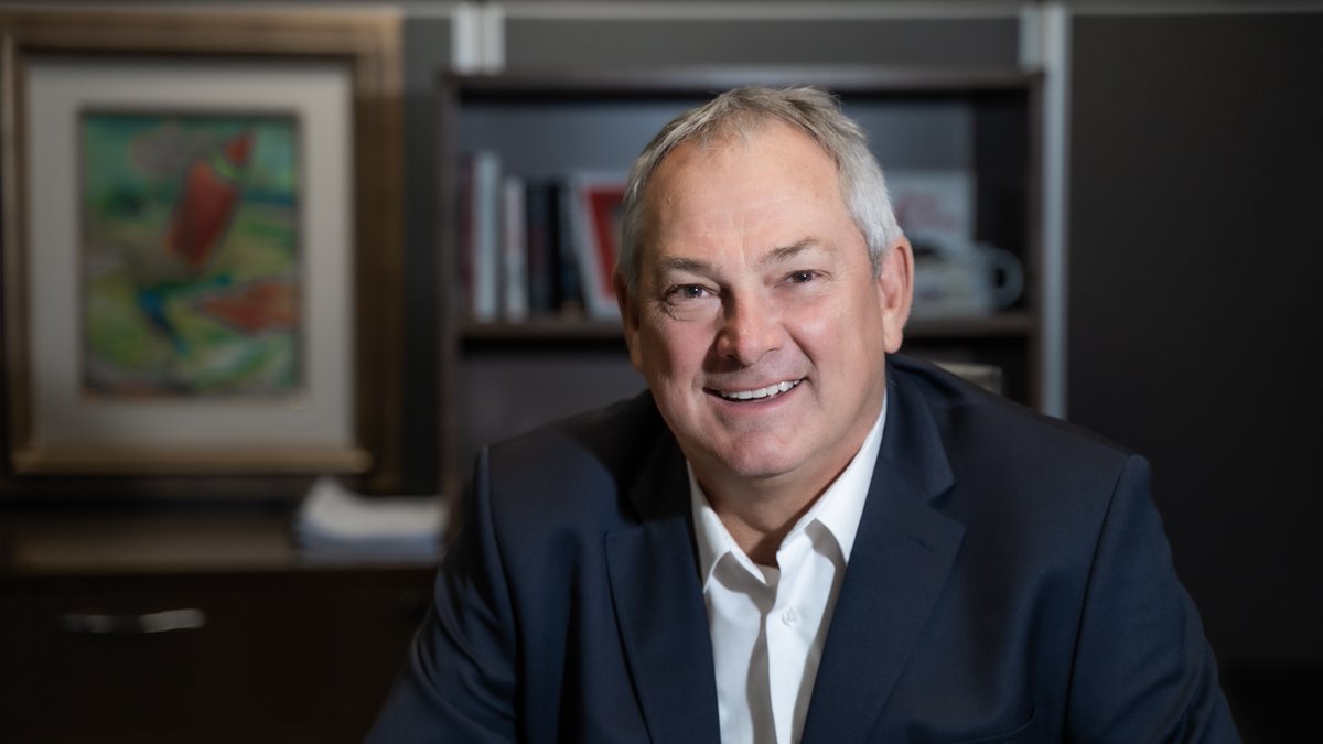 MomentumGroupZA's tweet photo. In support of President @CyrilRamaphosa’s gesture which he announced on Thursday, our Group CEO, Hillie Meyer, just announced that he will forego a third of his salary for 3 months and donate it to the Solidarity Fund to help our country through this difficult time. https://t.co/7Ji2L8pkzy