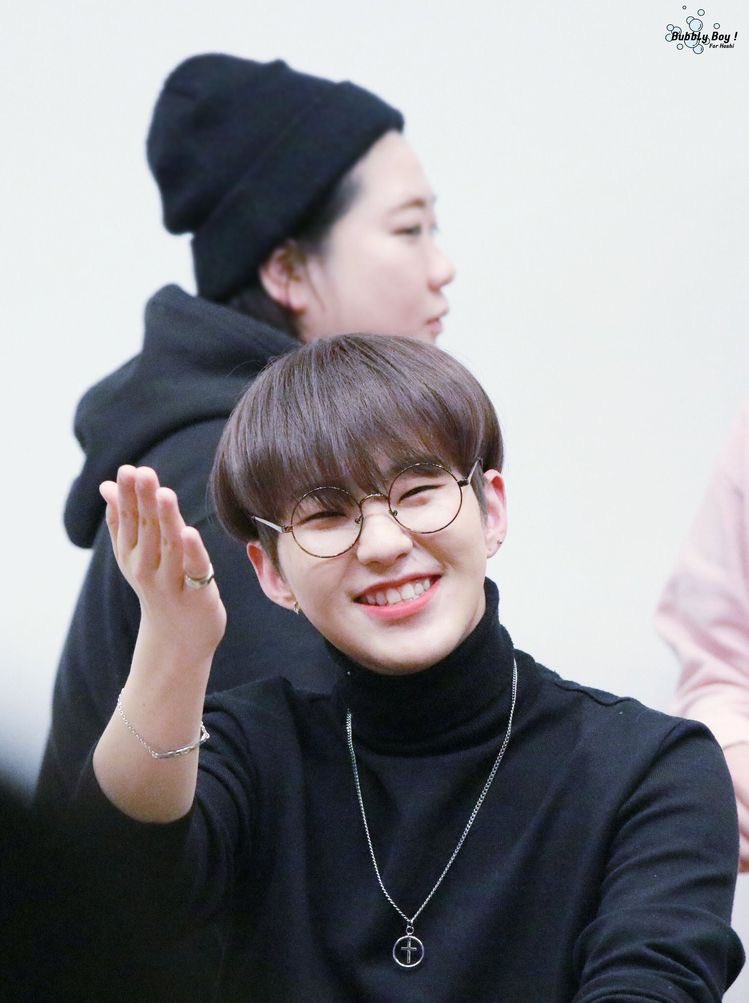 this woozi with hoshi memes, a thread: