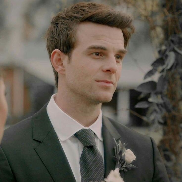 kol mikaelson - bisexual