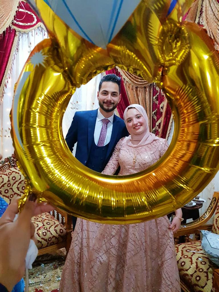 Mai_M_zayed's tweet photo. وشبكنا بدبلته💍❤
10/4/2020 💞
كانت خطوبة برعاية الكورونا والحساسيه 😂💃
@mhmd_elsyed 👫💕 https://t.co/vjlEpVLGHP