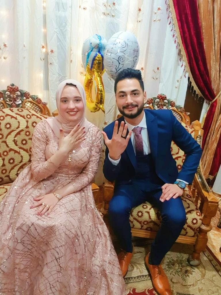 Mai_M_zayed's tweet photo. وشبكنا بدبلته💍❤
10/4/2020 💞
كانت خطوبة برعاية الكورونا والحساسيه 😂💃
@mhmd_elsyed 👫💕 https://t.co/vjlEpVLGHP