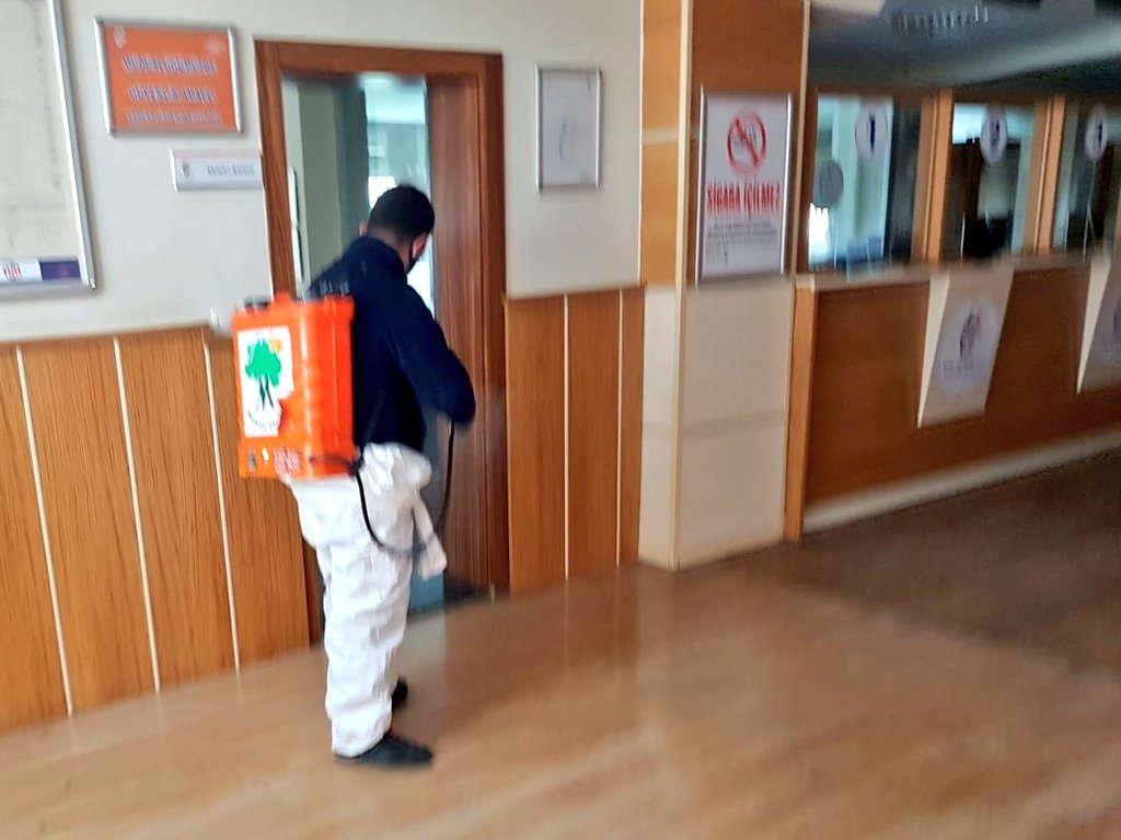 MuratKoseMamak's tweet photo. Vefa Sosyal Destek Grubu ile ekiplerimiz, halkımız için 24 Saat çalışıyoruz.

Yapabileceğimiz bir konu olursa hizmetinizdeyiz. 🙏

✅ ☎️ 444 0 149
✅ WhatsApp 0533 8118383 https://t.co/dBTUjpzIuM