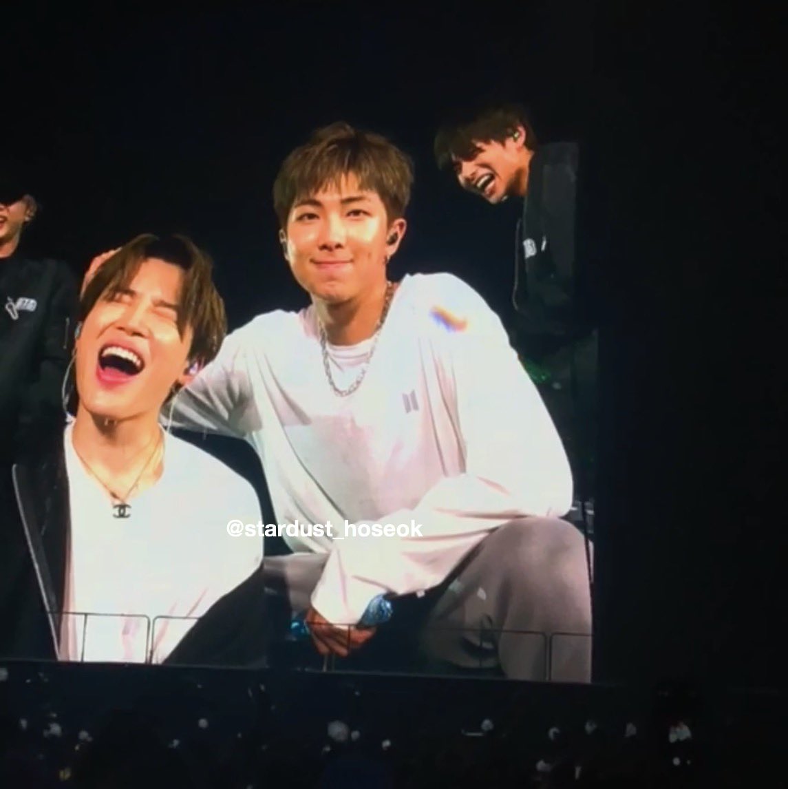 joon was pouring water all over jimins head here hehehe he’s v cheeky