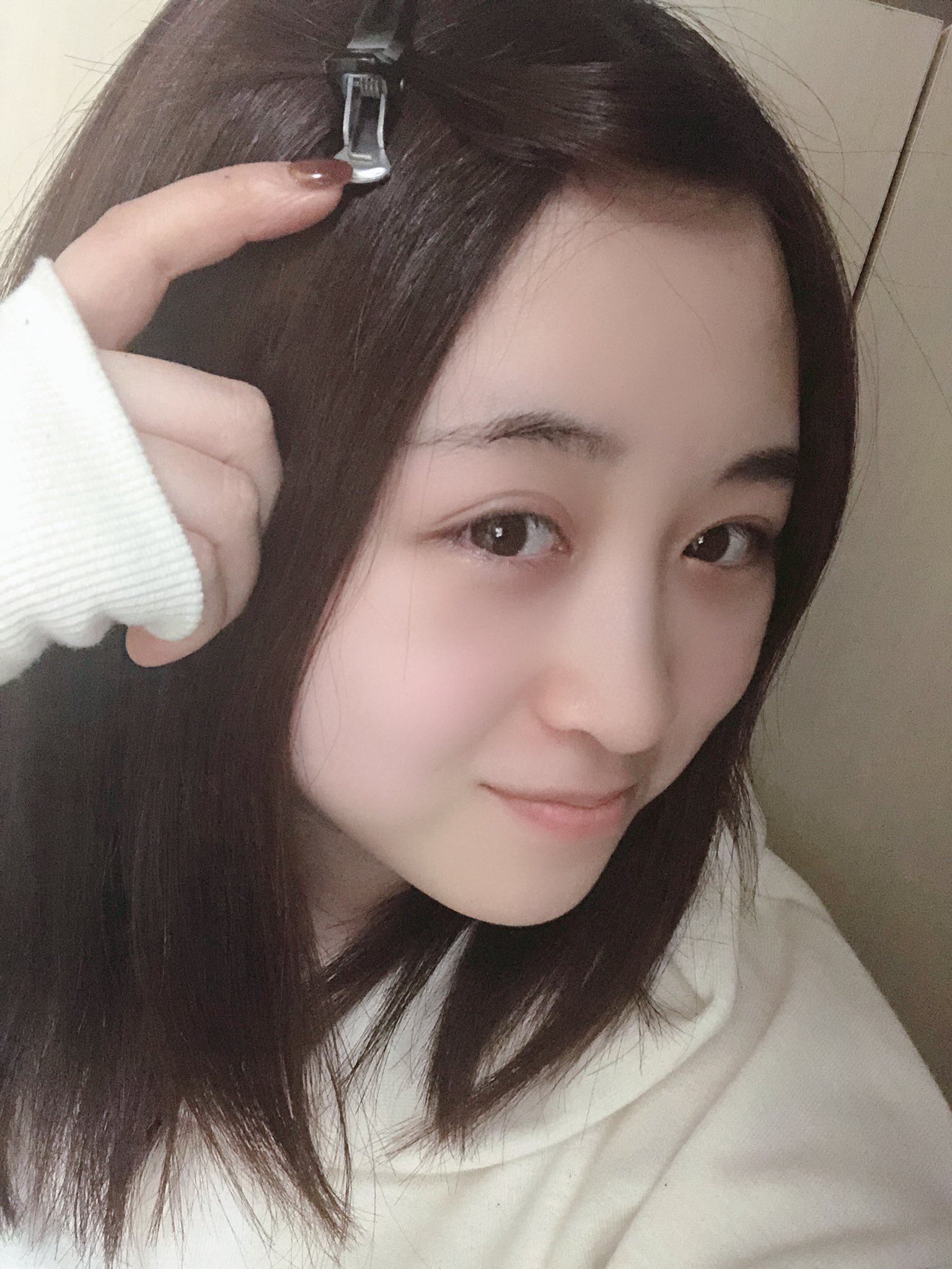 本野杏香 このピンがoff感出してますね 家では前髪邪魔なのであげてます あとノーメイクだとさらに垂れ目になる 決して 眠い訳じゃない T Co Uphdegoeob Twitter