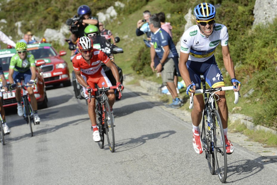 La Vuelta 2012. Un classique pour les fans. Après un Tour de France où Wiggins et Froome ont matraqué la concurrence, on retrouve une vraie bagarre entre espagnols : Valverde, Rodriguez, Contador et Froome pour arbitrer ! Chacune des étapes accidentées est un feu d'artifice !