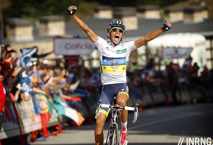 Et arrive l'étape de Fuente Dé. Contador attaque pour la énième fois, et piège Rodriguez, solidement installé en rouge. Tiralongo, a qui Contador a laissé une victoire d'étape sur le Giro 2011 se doit de rendre la pareille et propulse le Pistolero vers une victoire libératrice.