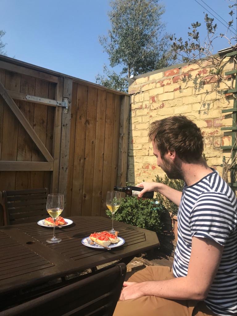 SherryCrusader's tweet photo. @GonzalezByassUK En Rama, pan con tomate y el sol! Felices Pascuas! https://t.co/TImLPJWlq8