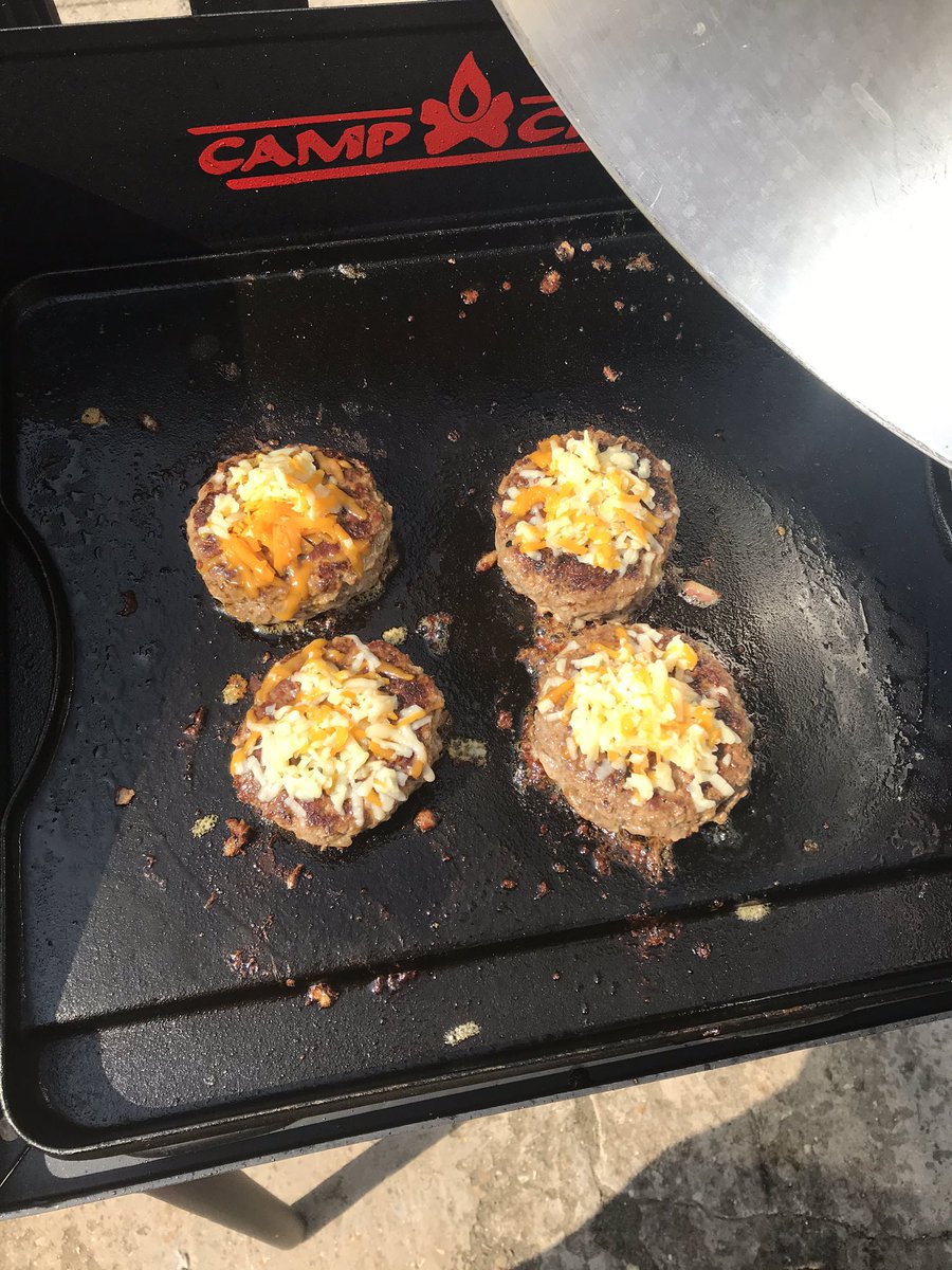 DonnaDay0's tweet photo. Making beef burgers to cook on the BBQ today staying home staying safe @HbkYear https://t.co/AtKDqXgr8J