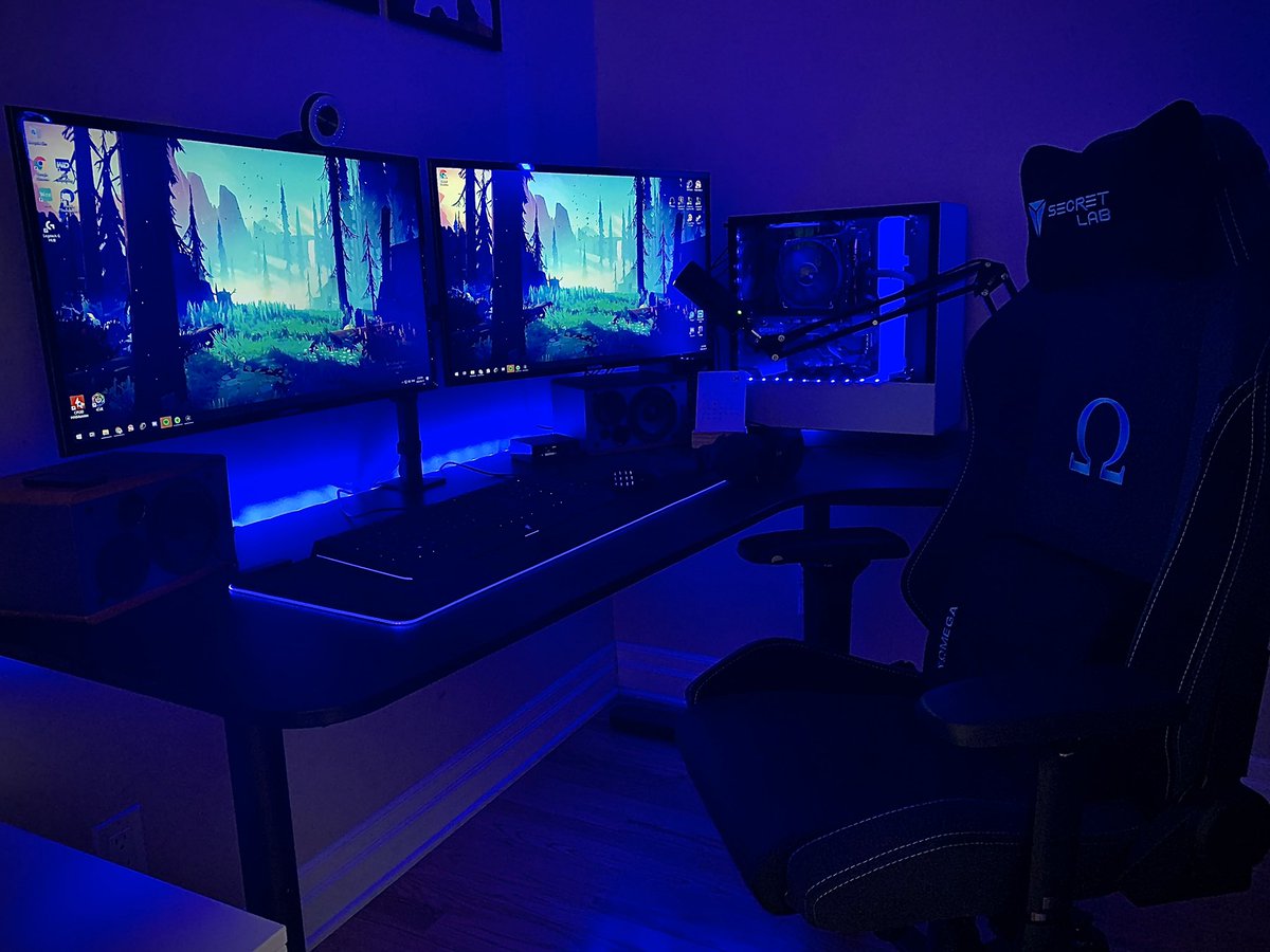 logius's tweet image. If you must work from home until July, at least work in style #Secretlab #doityourself