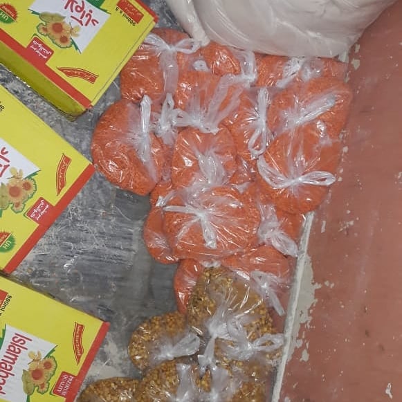 Vision21Pak's tweet photo. #vision21 #rationdistribution in #peshawar #speedliteracyprogram @mian_ali_shayan 
#food is a #basicneed #Help others in the #time of #need 
#coronafund #coronavid19 @dr.azharaslam 
#rationcampaign https://t.co/7L7UBH8UBO