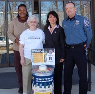 securethecall's tweet image. #DidYouKnow that many senior citizens don't have access to a cell phone? Today your unwanted device today via our printable mailer tinyurl.com/wbvunr4