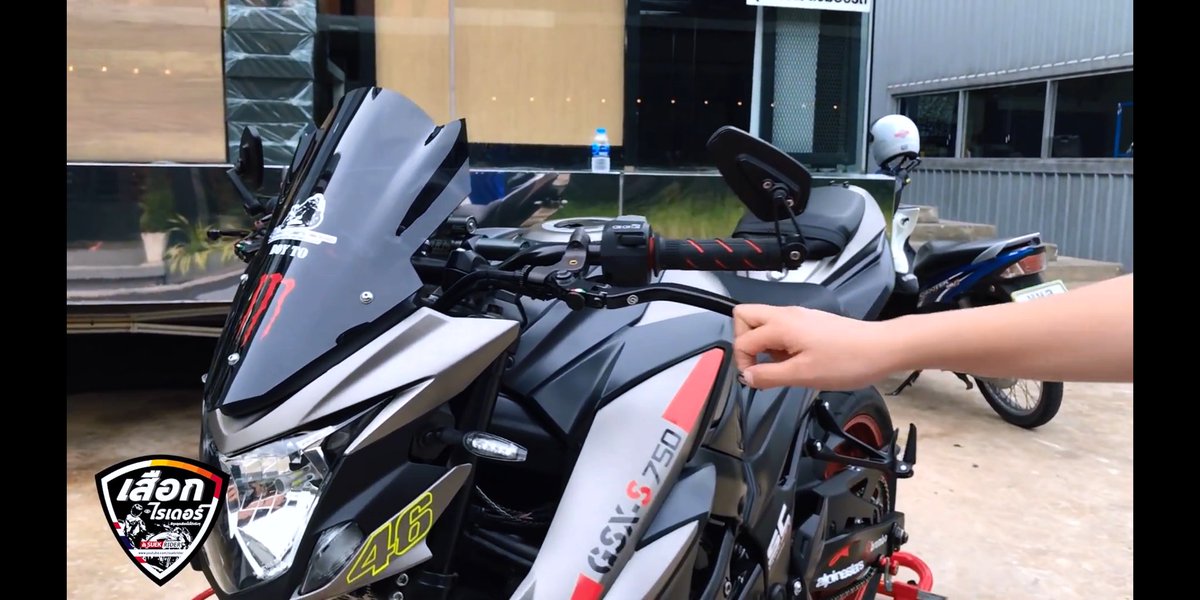 青 Gsx S750赤黒18 Twitter ನಲ ಲ くっそー Gsx S750のかっこいいスクリーンどこかの会社出してくれよ プーチも良い形してるけどもっと鋭利な形が理想なのだ このスクリーンが理想なんだけど 自作するしかないのか Gsxs750 バイク