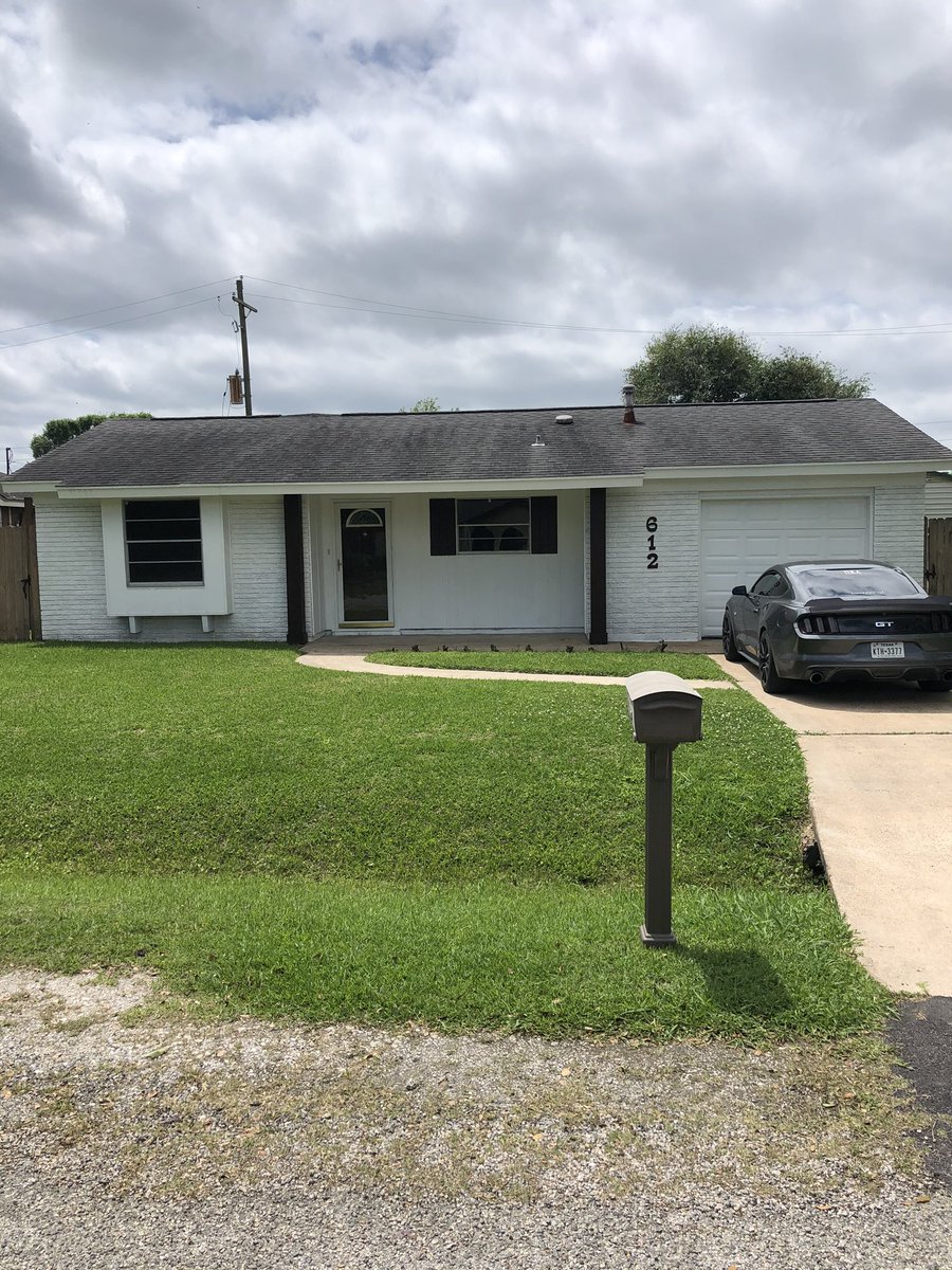 ConnerAlexande5's tweet photo. Purchased my first home at 20 years old! Couldn’t  have done it without all of the love and support of my family and friends! 🎉 https://t.co/VidYBaVvCO