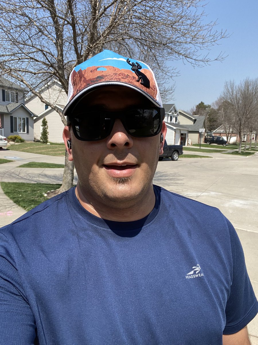 MMasonDCroz's tweet photo. My first #SUBTEN run since July! That was unexpected, and awesome! #BibChat #RunChat #Recovering https://t.co/Ucm7RL7466