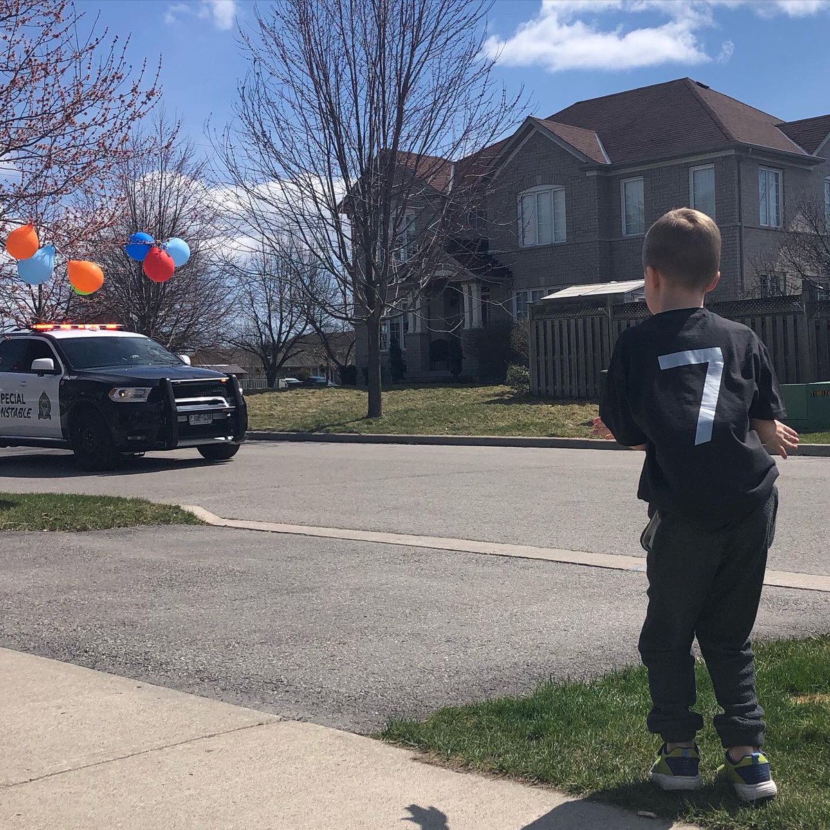 GOTurner64's tweet photo. Today a whole community came together to show their love for my boy who turned 7 and couldn’t understand why he wasn’t allowed to have a birthday party. It’s days like today when I know, we are going to get through this and we’re going to do it together!! https://t.co/6G615VkTsB