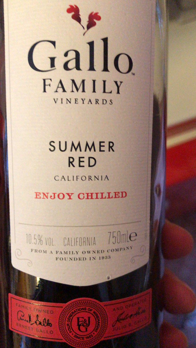 golf_cook's tweet photo. #lockdown is starting to get to me! I have just had to open a bottle of ‘red wine’ that you have to chill ❄️ What is this all about? Serves me right for forgetting the wine when I was shopping and having to grab what I was queuing next to! 😢 #StayHomeSaveLifes https://t.co/7FhBGxnM6Q