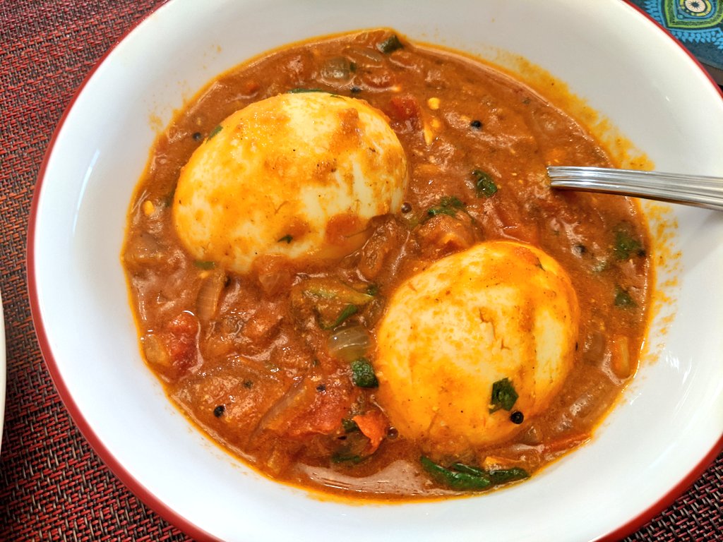 aRTShrian's tweet photo. @kumailn I have been enjoying cooking #eggs, both #desi style and #videsi. Here's my #andacurry, #andabhurji, #omlette, #sunnysideup! 🙂🙏🏽
#CoronaVirusUpdates #CookAtHome #IndianFood #StayAtHome https://t.co/xbRAXbLAtm