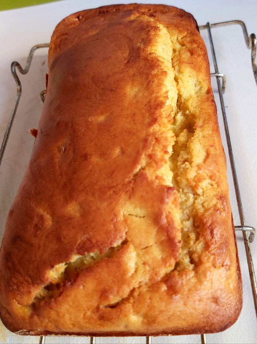 DawnDanger's tweet photo. Banana cake shared with neighbor's
#caketester says its yummy. https://t.co/mOzZQJjjwO