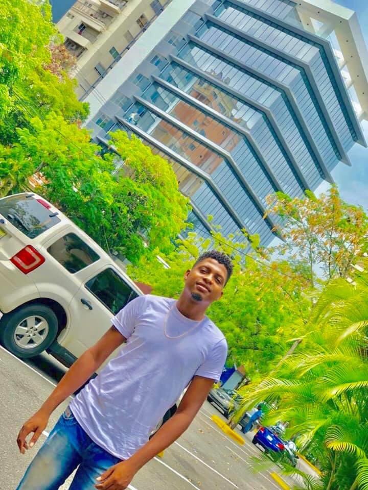 PeetDeLouis's tweet photo. Ti mesye okay yo ann montre lòt vil yo se pa kabann nou simante sèlman ni trete medam yo bien sèlman 💯4foto an Mr an Ti jèn😂😂 @realbakypopile @bashathewinner @Reedapach @Van_Bast3n @Hansitoh14 @Aguyb_official @gueromano23 @its_yanyy @Mr_Hyppolite @BenHakker https://t.co/BDhGnOquek