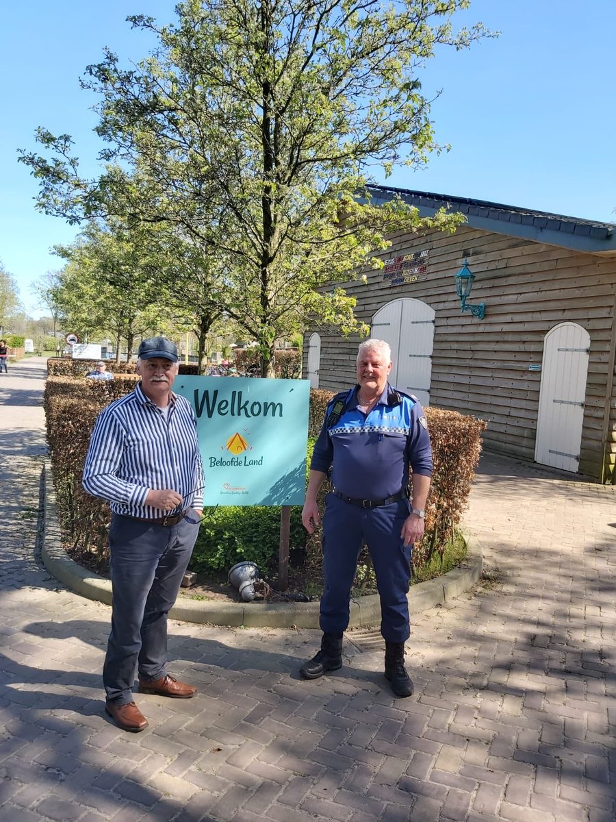 Wordt erg gewaardeerd!! <a href="/AsjeDijk/">asje van dijk</a> op pad met onze boa Wim Pater.