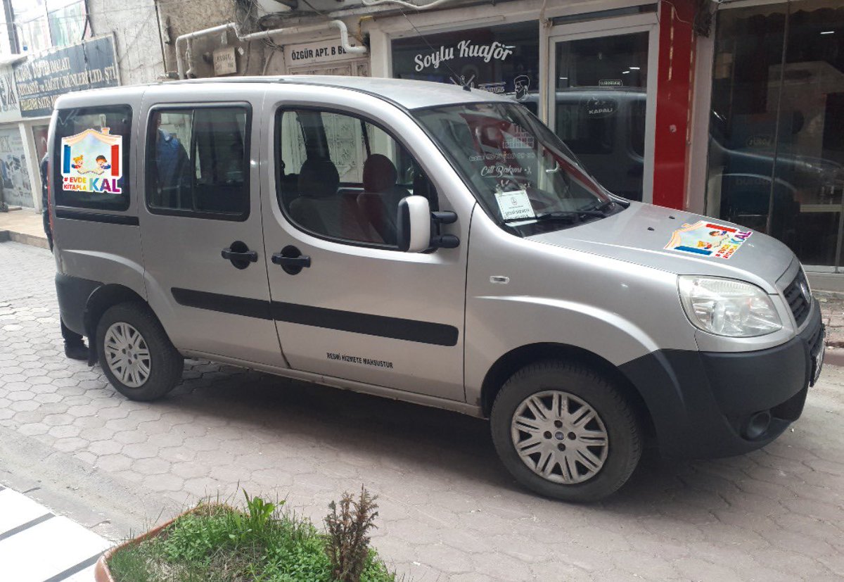 valisalihayhan's tweet photo. Dört duvar arasında değil, dünyalarda gezinti yapmak için sadece kitaplarınızın sayfalarını çevirmeniz yeterli...

Hadi Bakalım!
Kitaplar bizden, evde kalmak sizden. 
#EvdeKal kitapla kal📚

https://t.co/840TDnItog https://t.co/3zCH11pUgZ