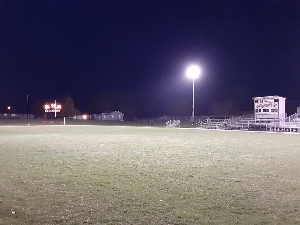 NTRedhawks's tweet image. We lit Dennis Field up last night -- we sure miss all of our students and staff. Stay safe and we'll see you soon. #NTProud #resilieNTredhawks #bethelightIA #lightupIA